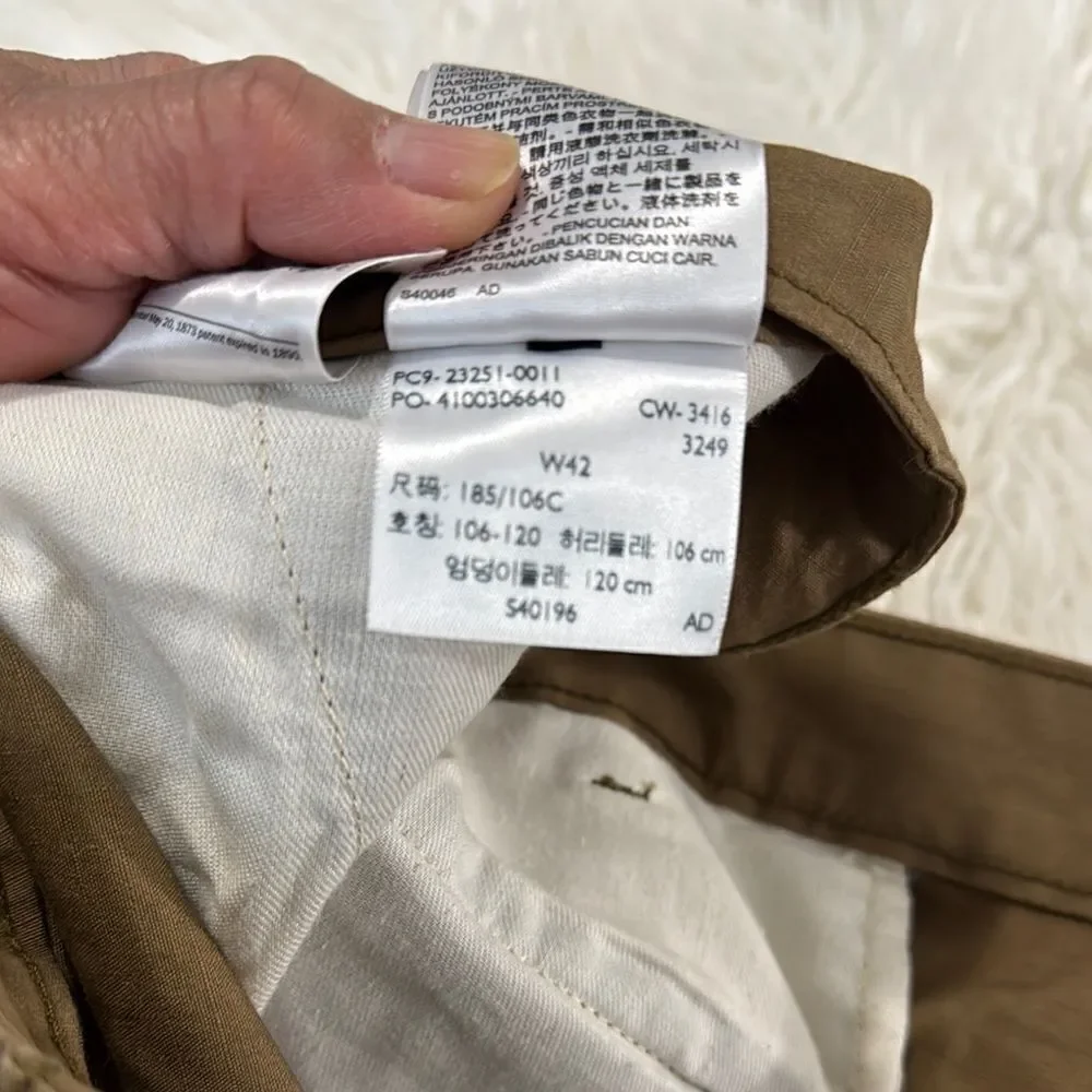 Levis Men's Brown Cargo Shorts Size 42